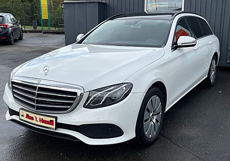 Mercedes-Benz E 220 d , Mild-Hybri , Panorama-Dach, LED,