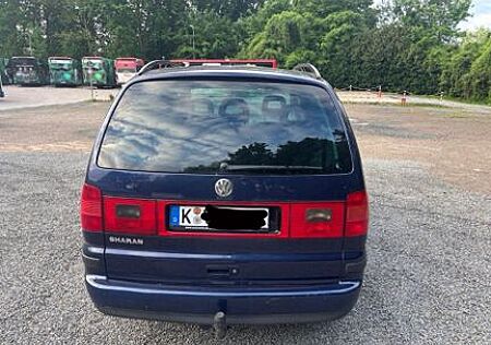 VW Sharan Volkswagen 1.9TDI 96kW Family Family