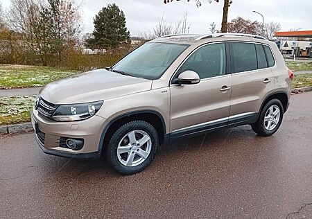 VW Tiguan Volkswagen 2.0 TDI SCR 4MO BMT LOUNGE Sport & St...