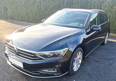 VW Passat Volkswagen 2.0 TDI SCR DSG Elegance Elegance