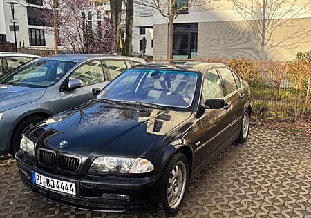 BMW 325i - HU 10/27