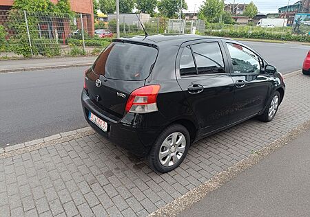 Toyota Yaris Yaris1,3 l Benzin Klima 1Hand