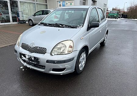 Toyota Yaris 1.0 linea sol