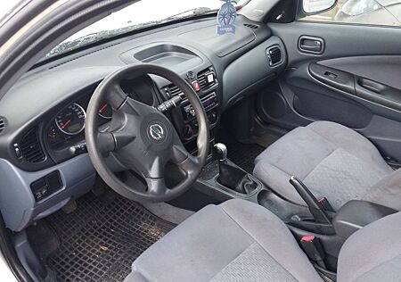 Nissan Almera 1.5 acenta acenta