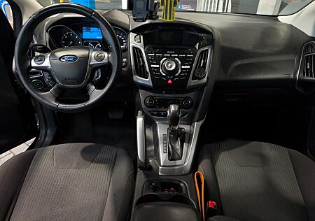 Ford Focus 2,0TDCi 103kW PowerSh. Champions Ed. T...