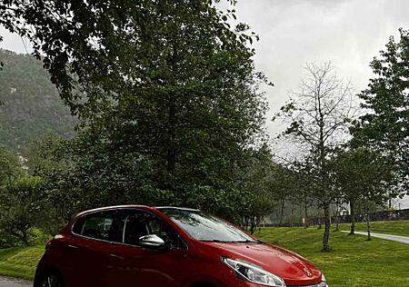 Peugeot 208 PureTech 110 EAT6 Allure