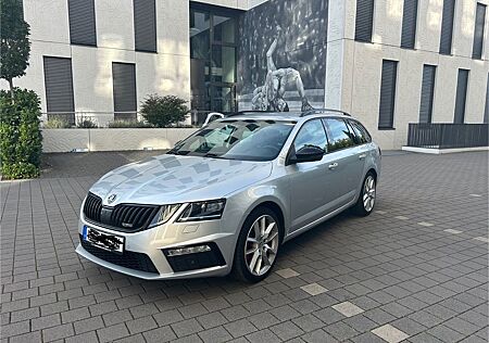 Skoda Octavia 2.0 TSI RS Combi RS Black