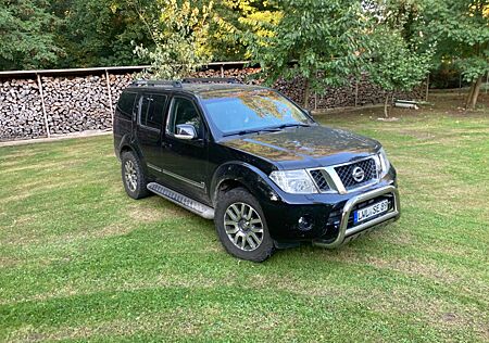 Nissan Pathfinder 3.0 V6 dCi DPF LE 4WD Automatik LE