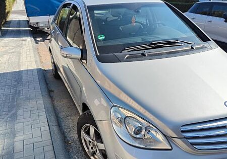 Mercedes-Benz B 170 -