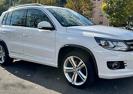 VW Tiguan Volkswagen 2.0 TSI 155kW 4MOTION LIFE LIFE R-Line