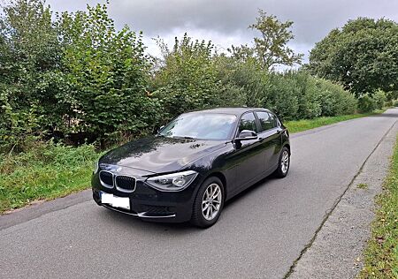 BMW 116d F20 schwarz Automatik 4 Türen 2l Hubraum