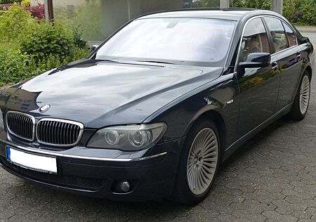 BMW 750i A - sehr gepflegt mit Spitzenausstattung