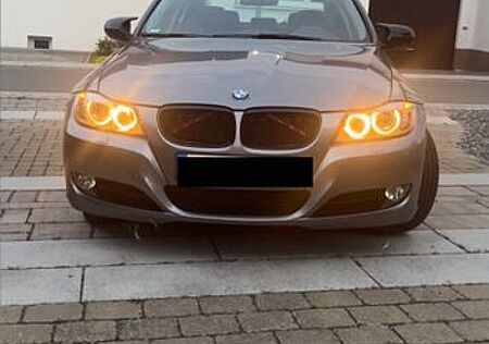 BMW 320i Edition Exclusive Edition Exclusive