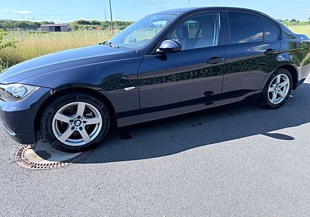 BMW 318 E90-HU 06.2027, Ambiente Bel., LED, CarPlay etc.