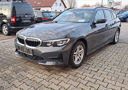 BMW 318 d Touring Advantage Sport Leder ACC Spuras.