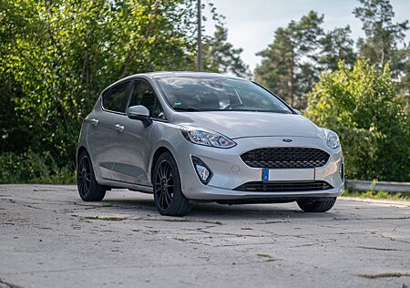 Ford Fiesta 1,0 EcoBoost Cool&Connect 8-fach bereift