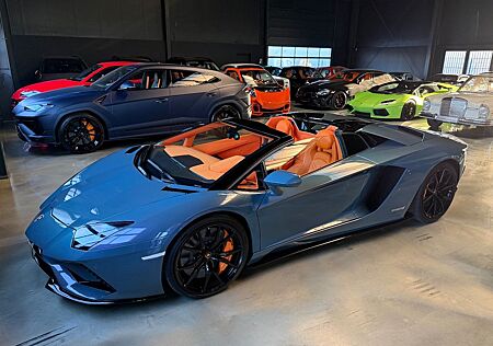 Lamborghini Aventador S Roadster SPECIAL COLOR/ONE OF ONE