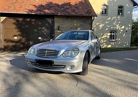Mercedes-Benz C 180 Mercedes C180 | Automatik | TÜV neu | AHK |