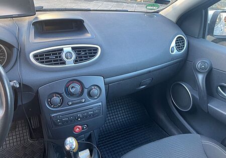 Renault Clio gebraucht kaufen Renault Clio Dynamique TCE 100 Eco2 Dynamique