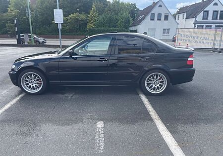 BMW 320i -