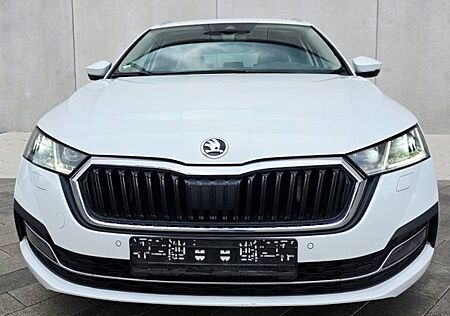 Skoda Octavia 2. 0TDI LED Virtual HeadUp Massage Belüf