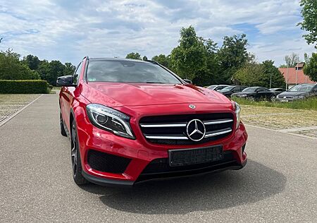 Mercedes-Benz GLA 220 4Matic AMG LINE*NIGHT PAKET*PANO*KAMERA