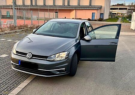 VW Golf Volkswagen 1.0 TSI Sound Sound