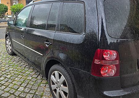 VW Touran Volkswagen 2.0 TDI 125 kW DPF Highline Highline