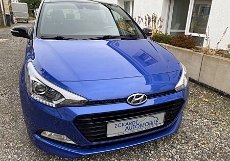 Hyundai i20 Passion +, Panoramadach, Navi, SHZ,...
