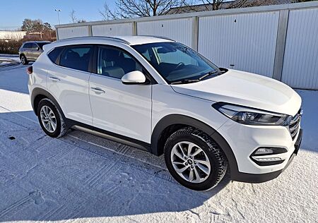 Hyundai Tucson blue Style 2WD