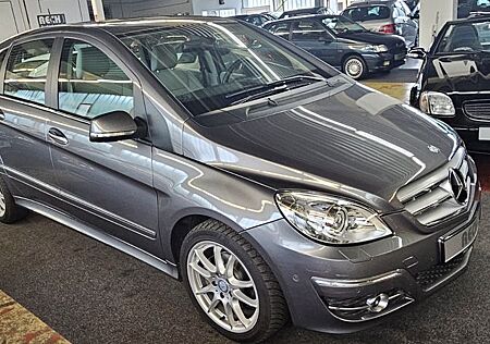 Mercedes-Benz B 200 *Topausstattung!*