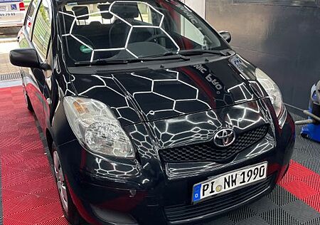 Toyota Yaris 1,0-l-VVT-i Cool Cool