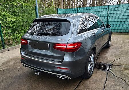 Mercedes-Benz GLC 250 d 4MATIC AMG Line Coupé Autom. AMG Line