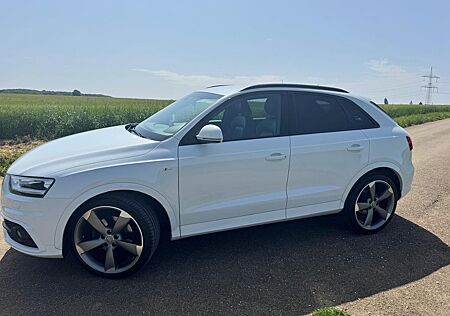 Audi Q3 2.0 TDI Quattro/S-Line/S-Tronic/AHK/8-fach-b.