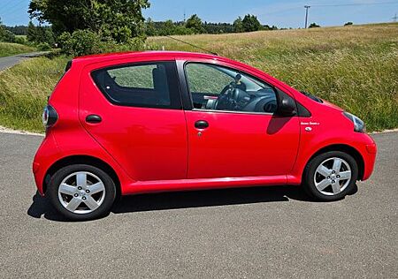 Toyota Aygo (X) Aygo (X) 1,0-l-VVT-i -