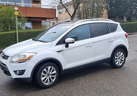 Ford Kuga Titanium Panorama 4x4 AHK PDC