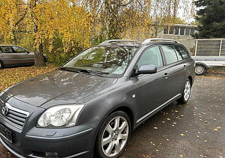 Toyota Avensis Combi Executive 2.0-VVT-i Automat TÜV