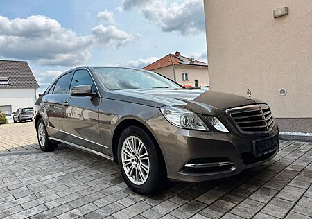 Mercedes-Benz 220