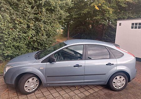 Ford Focus 1,6 Ambiente Ambiente