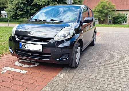 Daihatsu Sirion 1.0 -