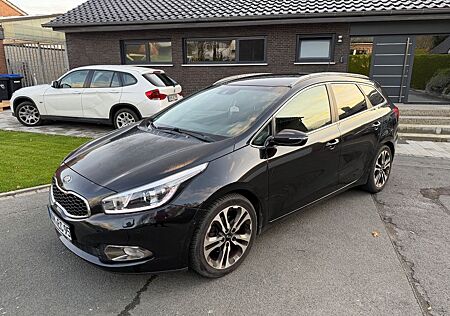 Kia Cee'd Sportswagon 1.6 CRDi 128 Platinum Edit...