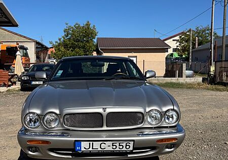 Jaguar XJR 4.0