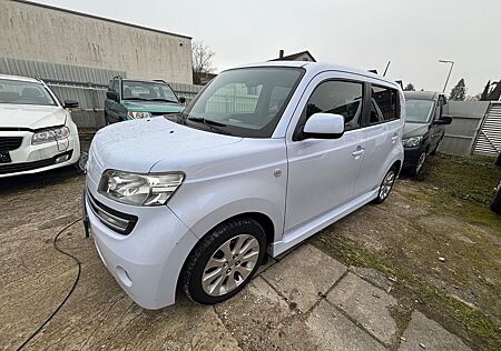 Daihatsu Materia 1.5 weiss