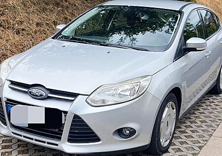 Ford Focus Mk3 1,6 Ti-VCT 92kW Automatik gepflegt