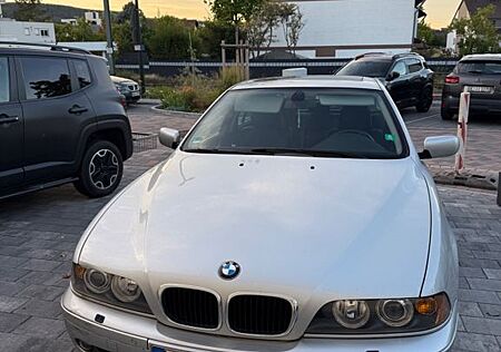 BMW 525i