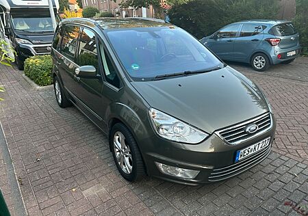 Ford Galaxy 2,0 EcoBoost Ghia frisch über den TÜV
