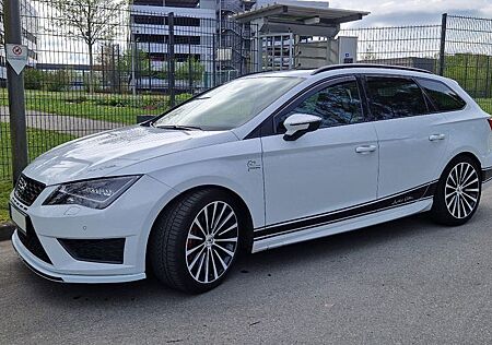 Seat Leon ST CUPRA 290