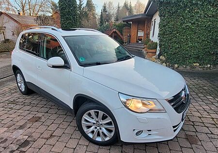 VW Tiguan Volkswagen 2.0 TDI DSG 4MOTION Sport & Style Spo...
