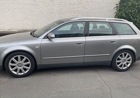 Audi A4 2.0 Avant S-LINE