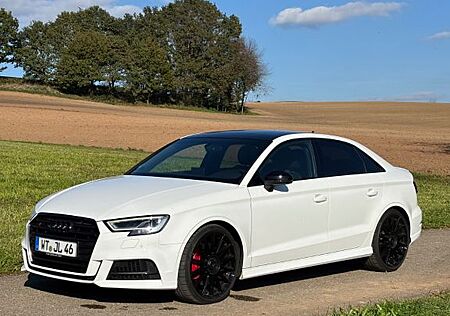 Audi S3 TFSI S tronic quattro -